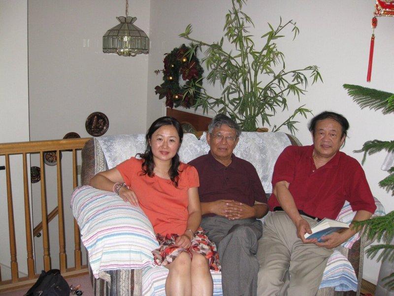 刘再复（右）在美国与李泽厚的合影。 （本报文件照）