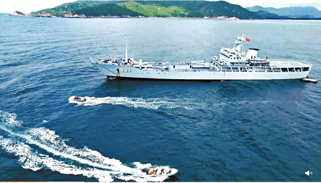 大陆外交部长王毅(图左)22日在印尼雅加达会见印尼国家经济委员会主席卢胡特(图右... 大陆外交部长王毅(图左)22日在印尼雅加达会见印尼国家经济委员会主席卢胡特(图右...