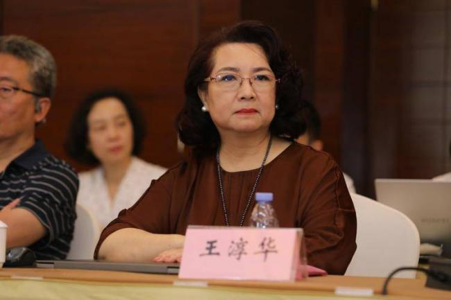 原来他是唐师曾儿子，25岁事业有成