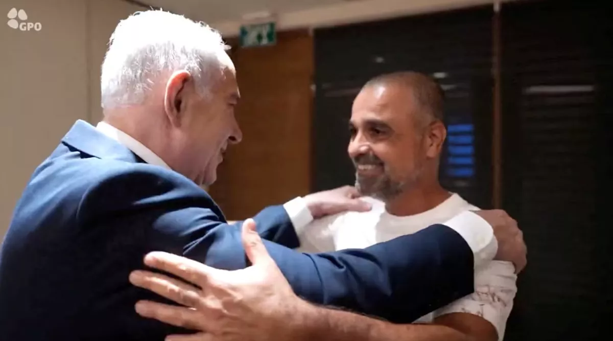 水管工冲驾驶舱拉起客机,迪拜航空救机乘客身份曝